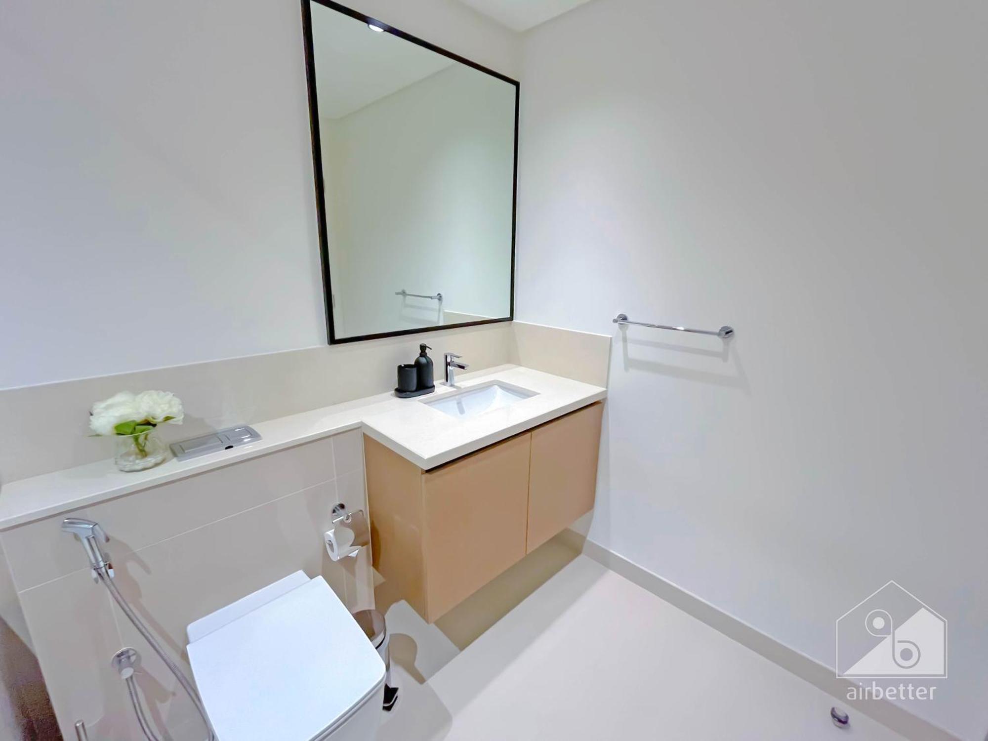 2br In Burj Crown L Pool Access & Views * Dubai