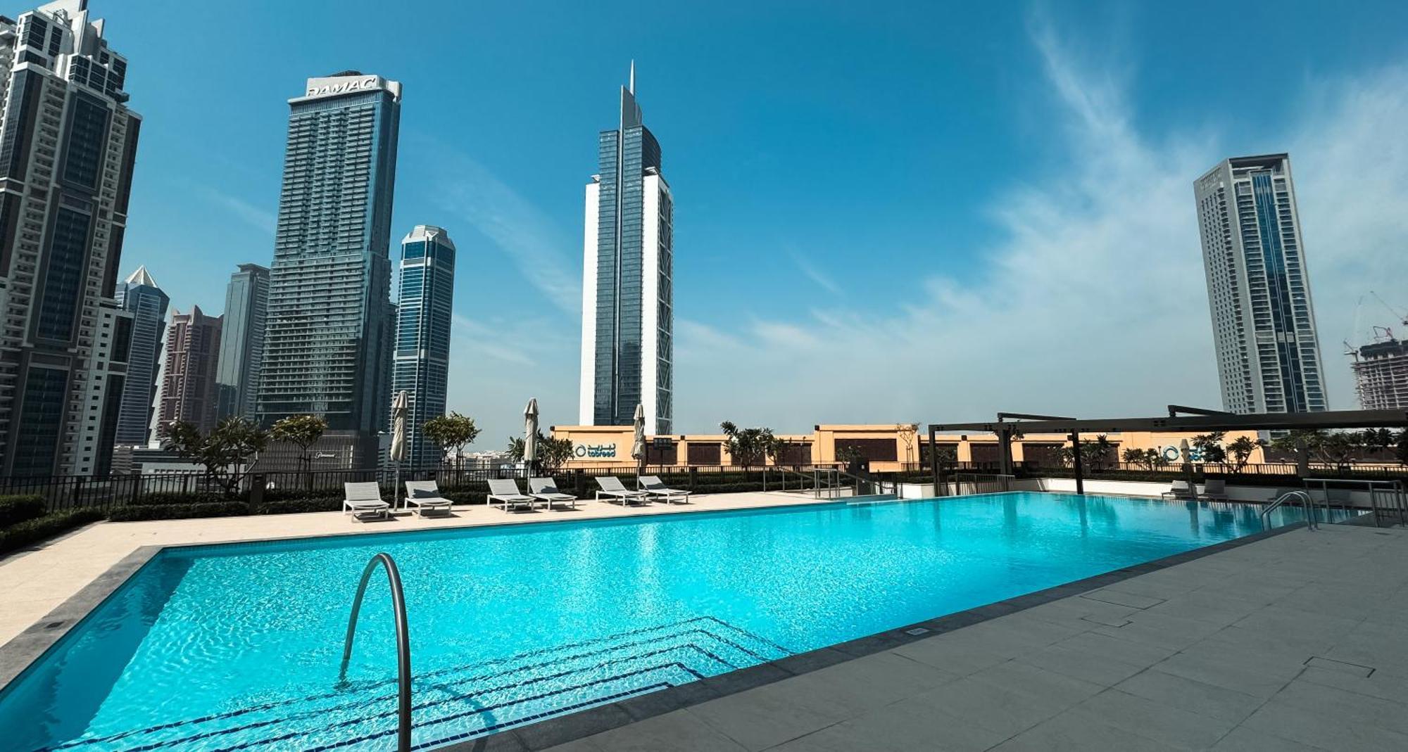2br In Burj Crown L Pool Access & Views Appartement Dubai