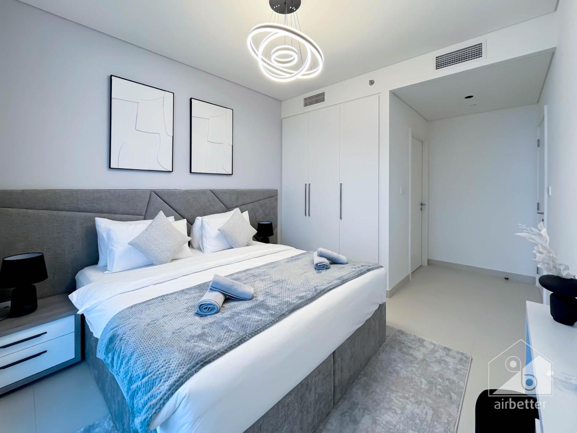 2br In Burj Crown L Pool Access & Views Dubai