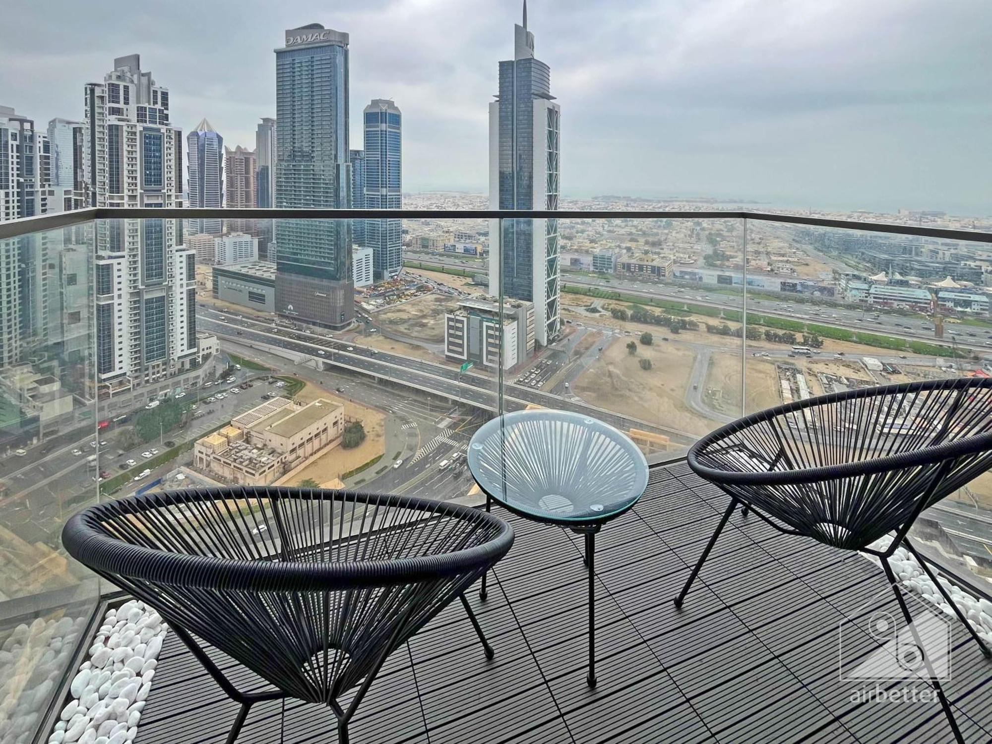 2br In Burj Crown L Pool Access & Views * Dubai